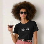 mujer camiseta negra amar