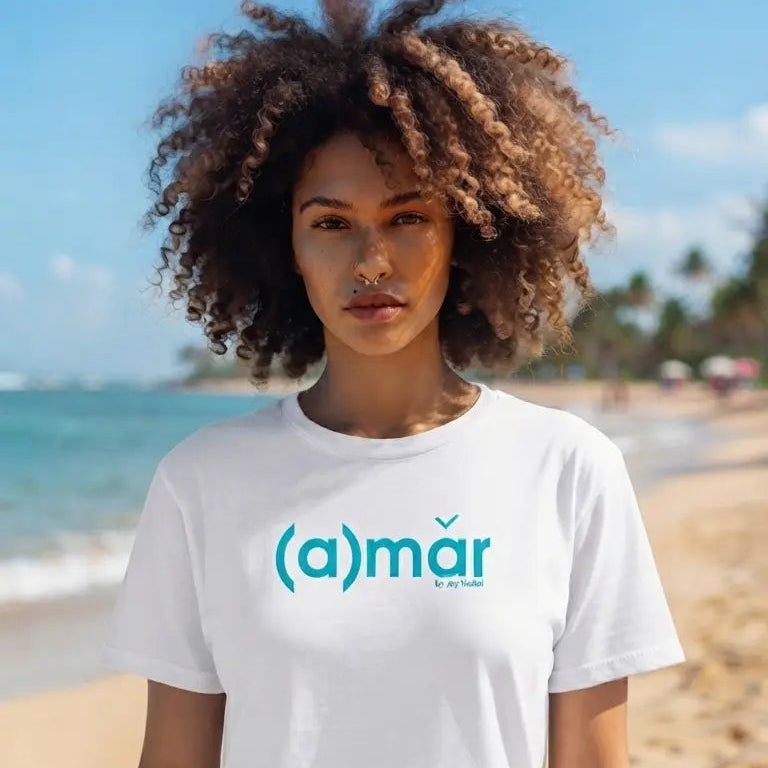 modelo camiseta blanca amar